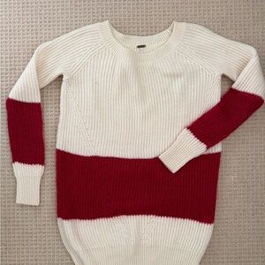 Free People sweater size XS, hits below hip